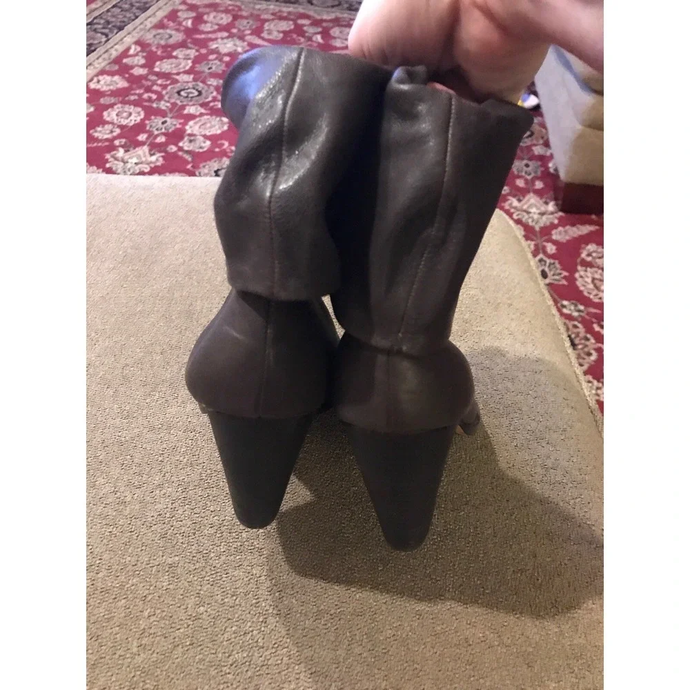 Vince Camuto Gold Down Ankle Boots Brown Leather Size 8.5 (TD)